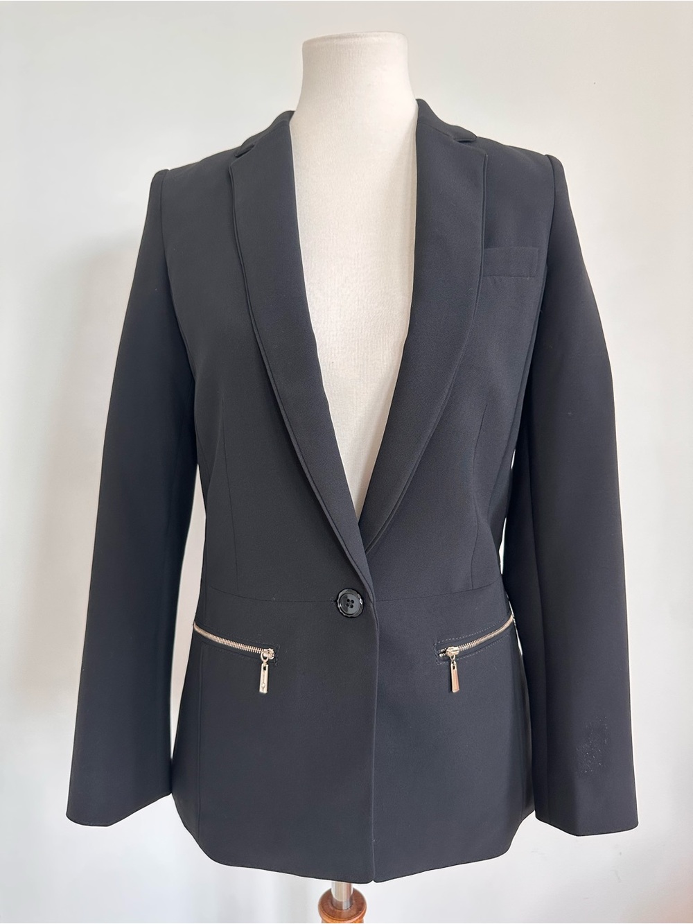 White House Black Market Black Blazer Tailored Fit Horizontal Zip Front Pockets